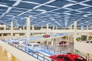 工业产品的艺术流程——青少年参观宝马工厂之旅